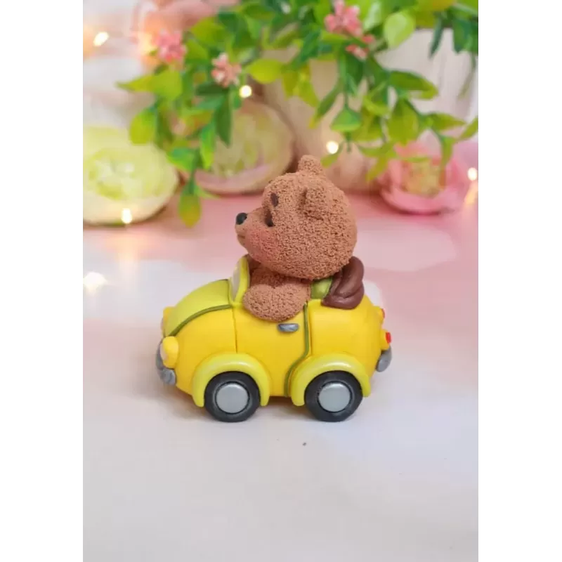 Foremka Miś w aucie