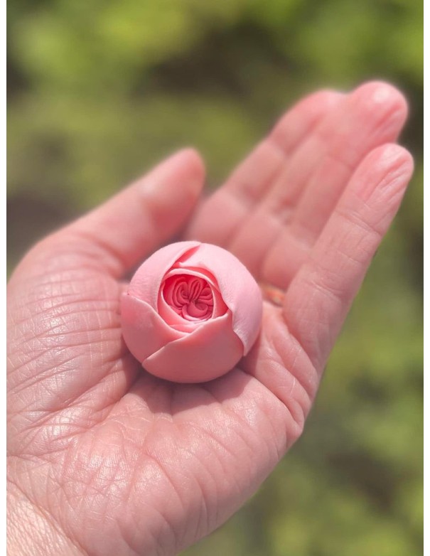 Silicone mold of the Love me Tender rose