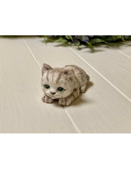 Silicone mold Lying kitten