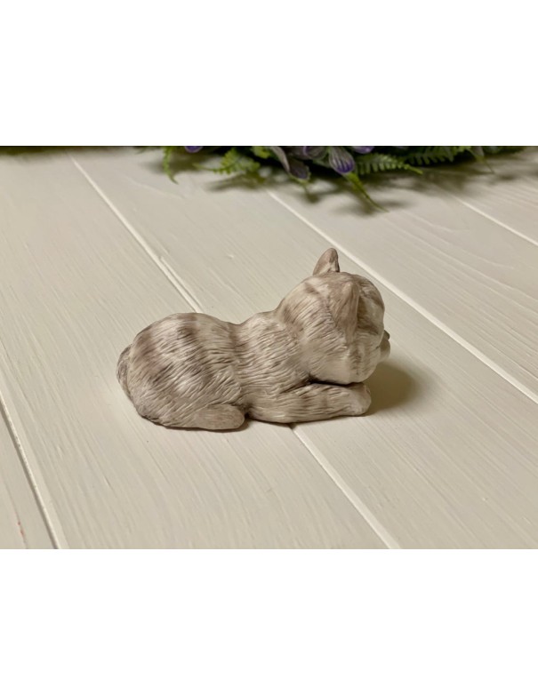 Silicone mold Lying kitten